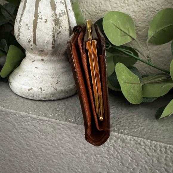 Louis Vuitton vintage compact kiss lock wallet - Picture 6 of 16